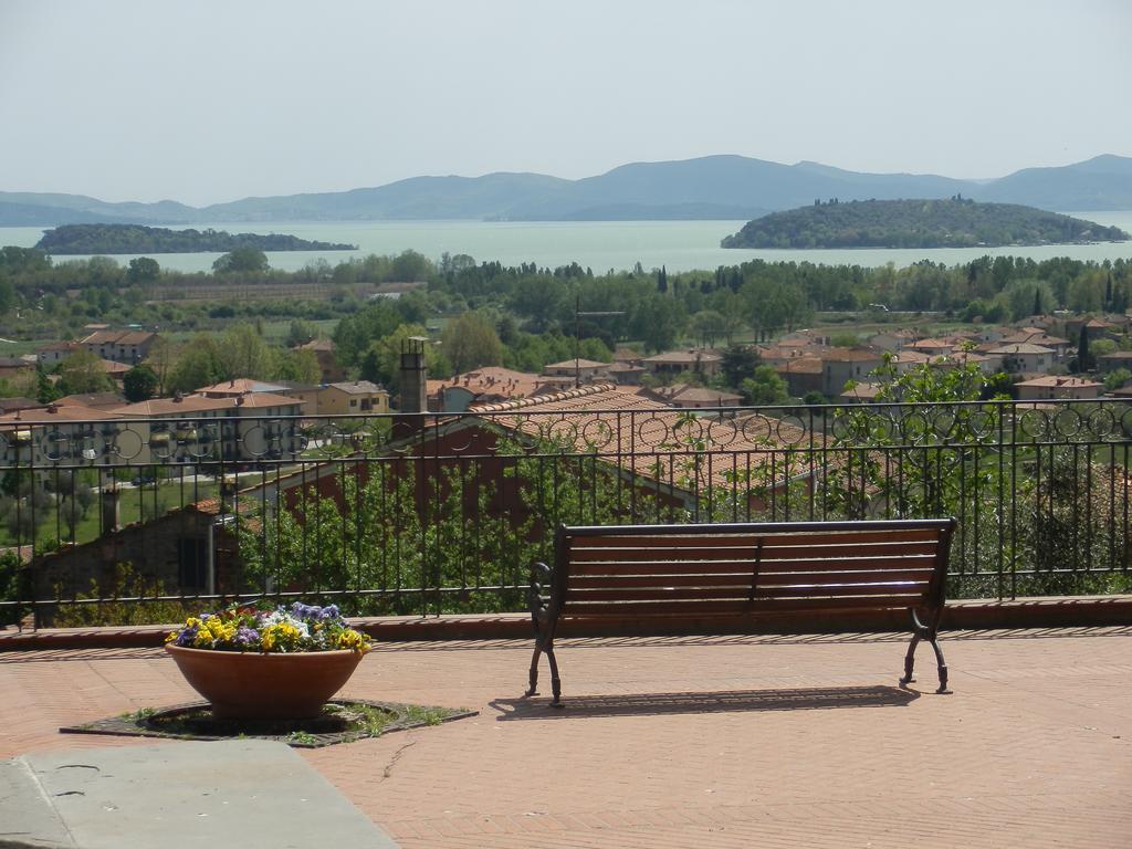 Appartamento Victor Tuoro sul Trasimeno Exterior foto